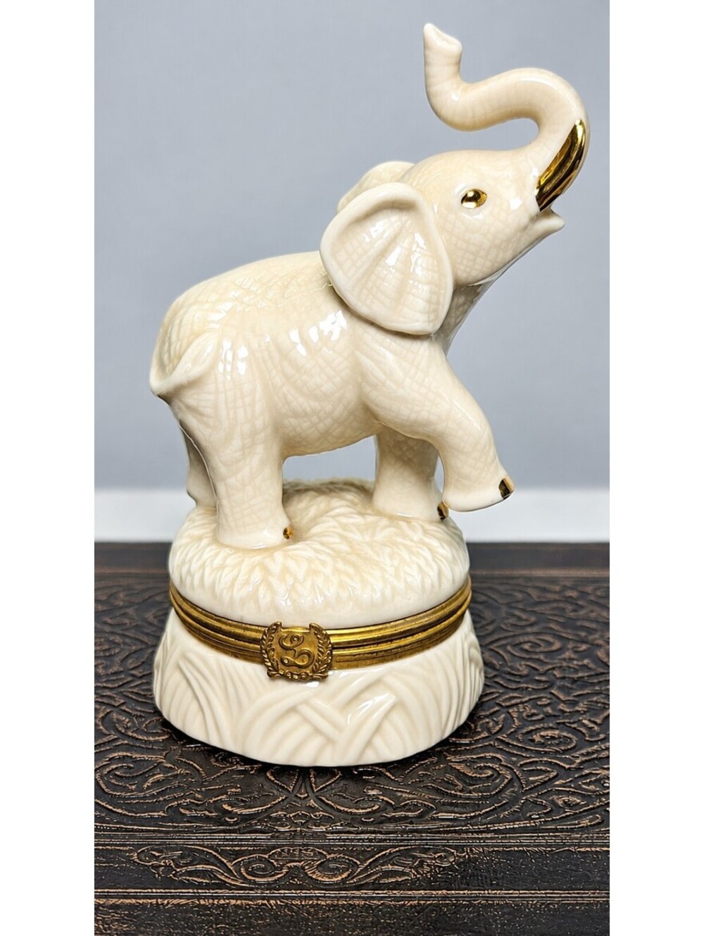 Lenox Treasures Good Luck Elephant Box First Issue 24K Gold Fine China 2000